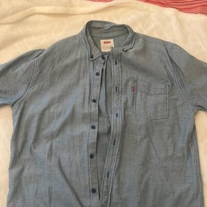 Levi’s short sleeve button up MENS size large